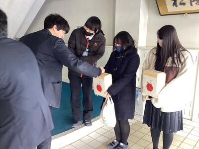 募金活動の様子④